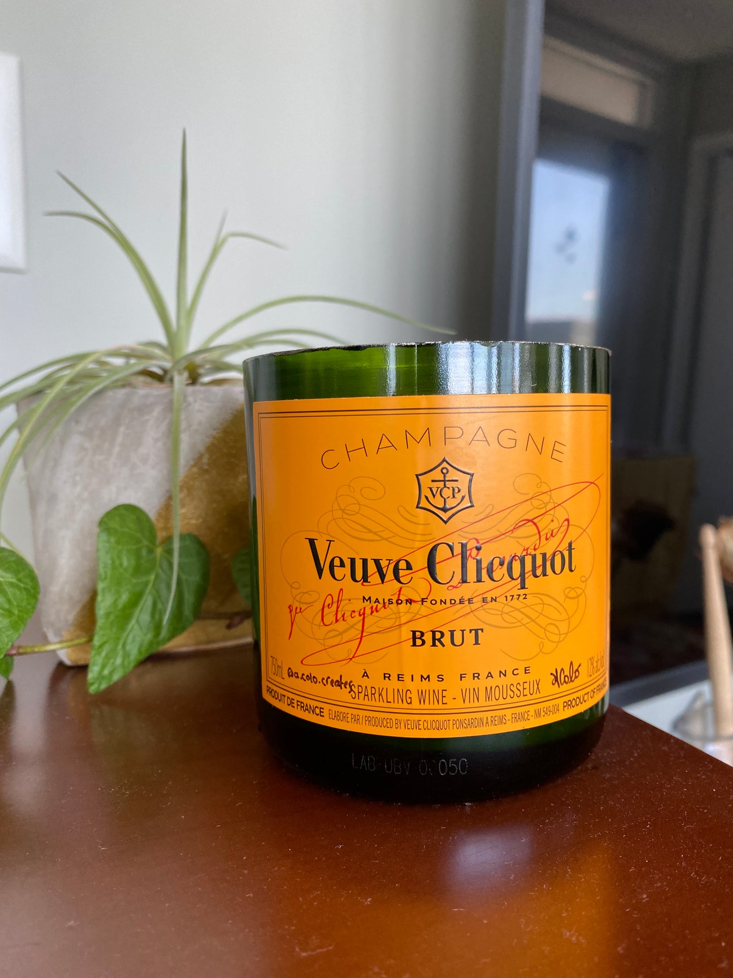 Veuve Candle